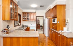 10 Plumpton Road, Kooringal, NSW 2650