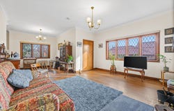 52 Henshall Road, Strathmore, Vic 3041