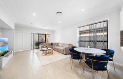 14 Killuna Way, Jordan Springs, NSW 2747