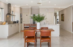 15 Albion Avenue, Lake Coogee, WA 6166