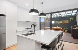 1/18 Van Ness Avenue, Mornington, Vic 3931