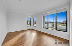 82 Pintail Drive, Melton South, Vic 3338
