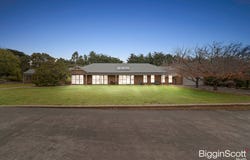 40 Captain Pearson Drive, Mickleham, Vic 3064