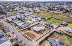 10 Sir John Cowan Avenue, Murray Bridge, SA 5253