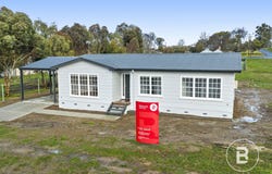 27 Burke Street, Beaufort, Vic 3373