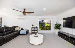 8 Jensen Drive, Urraween, Qld 4655