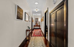 1 Curlewis Street, Holland Park West, Qld 4121