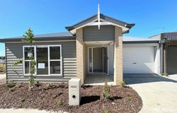 13/90-96 Ahern Road, Pakenham, Vic 3810