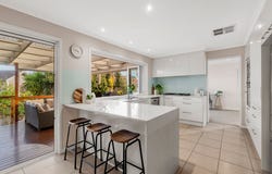 5 Thomas Hardy Drive, Templestowe, Vic 3106