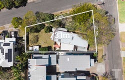 42 Dickens Street, Norman Park, Qld 4170