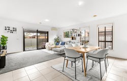 1 Hoddle Link, Manor Lakes, Vic 3024