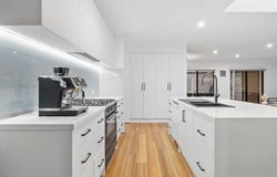 37  Dobell Crescent, Caroline Springs, Vic 3023
