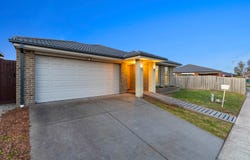 4 Pegasus Street, Pakenham, Vic 3810