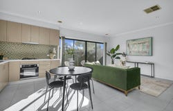 34/79 Lancefield Drive, Caroline Springs, Vic 3023
