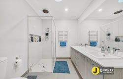 8 Madeira Drive, Clyde North, Vic 3978