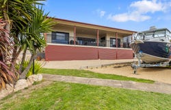 19 Bay Crescent, Point Turton, SA 5575
