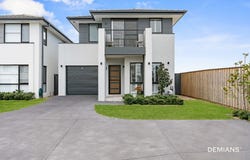 39 Shoreline Road, Moorebank, NSW 2170