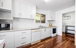 25 Paterson Street, West Gladstone, Qld 4680