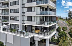 303/372-374 Marine Parade, Labrador, Qld 4215