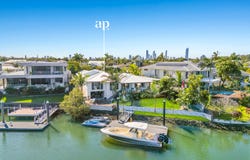 7 Donegal Crescent, Sorrento, Qld 4217