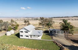 11  Jannusch Road, Gowrie Mountain, Qld 4350
