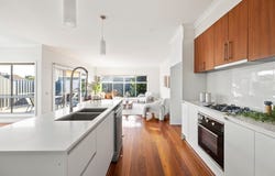 5 Grantley Drive, Gladstone Park, Vic 3043