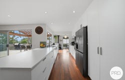 1 Sandstone Grove, Blackmans Bay, Tas 7052