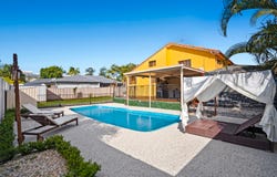 17 Lowanna Drive, Ashmore, Qld 4214