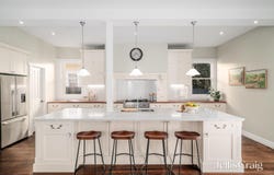 10 Holyrood Street, Hampton, Vic 3188