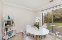 34 OLEANDER CRESCENT, Lake Albert, NSW 2650