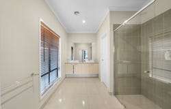 185 Manor Lakes Boulevard, Manor Lakes, Vic 3024