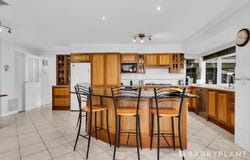 8 Borrowdale Court, Mill Park, Vic 3082