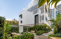 4/8 Miles Street, Coolangatta, Qld 4225