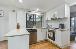 2/404 Upper Cornwall Street, Coorparoo, Qld 4151