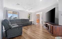 38-40 Russell Court, Cedar Grove, Qld 4285