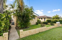 32 Barnes Avenue, Coorparoo, Qld 4151