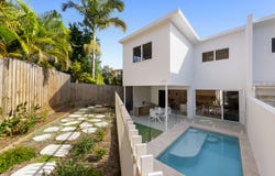 2/47 Oogar Street, Alexandra Headland, Qld 4572