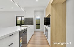 9 Ballina Crescent, Donnybrook, Vic 3064