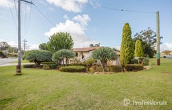 2 Bredhurst Road, Marangaroo, WA 6064