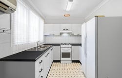 43 Lorraine Avenue, Berkeley Vale, NSW 2261