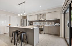 288 Flaxen Hills Road, Doreen, Vic 3754