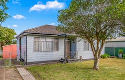 4 Akuna Avenue, Shortland, NSW 2307