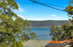 11 Berry Avenue, Green Point, NSW 2251