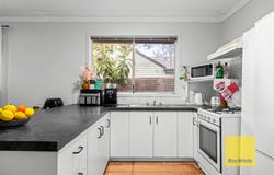8 Mernda Parade, Belmont, Vic 3216