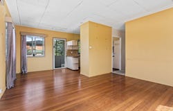 6 Saltash Street, Labrador, Qld 4215