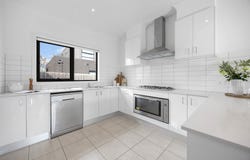 4/33 Calthorpe Street, Gisborne, Vic 3437