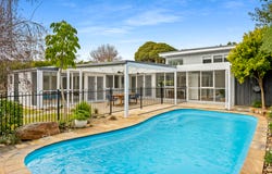 10 Somers Avenue, Mount Martha, Vic 3934
