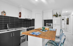 38 Henry Street, Pakenham, Vic 3810