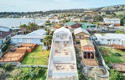 9 Gellibrand Lane, Opossum Bay, Tas 7023