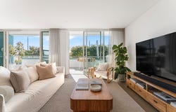 2/25 Honeysuckle Drive, Newcastle, NSW 2300